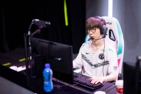 Rookie爆冷击败日本队，出色防守引爆全场！