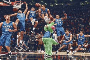 浓眉哥官方宣布刷新纪录新规，皇家马德里引发争议！上演精彩一战